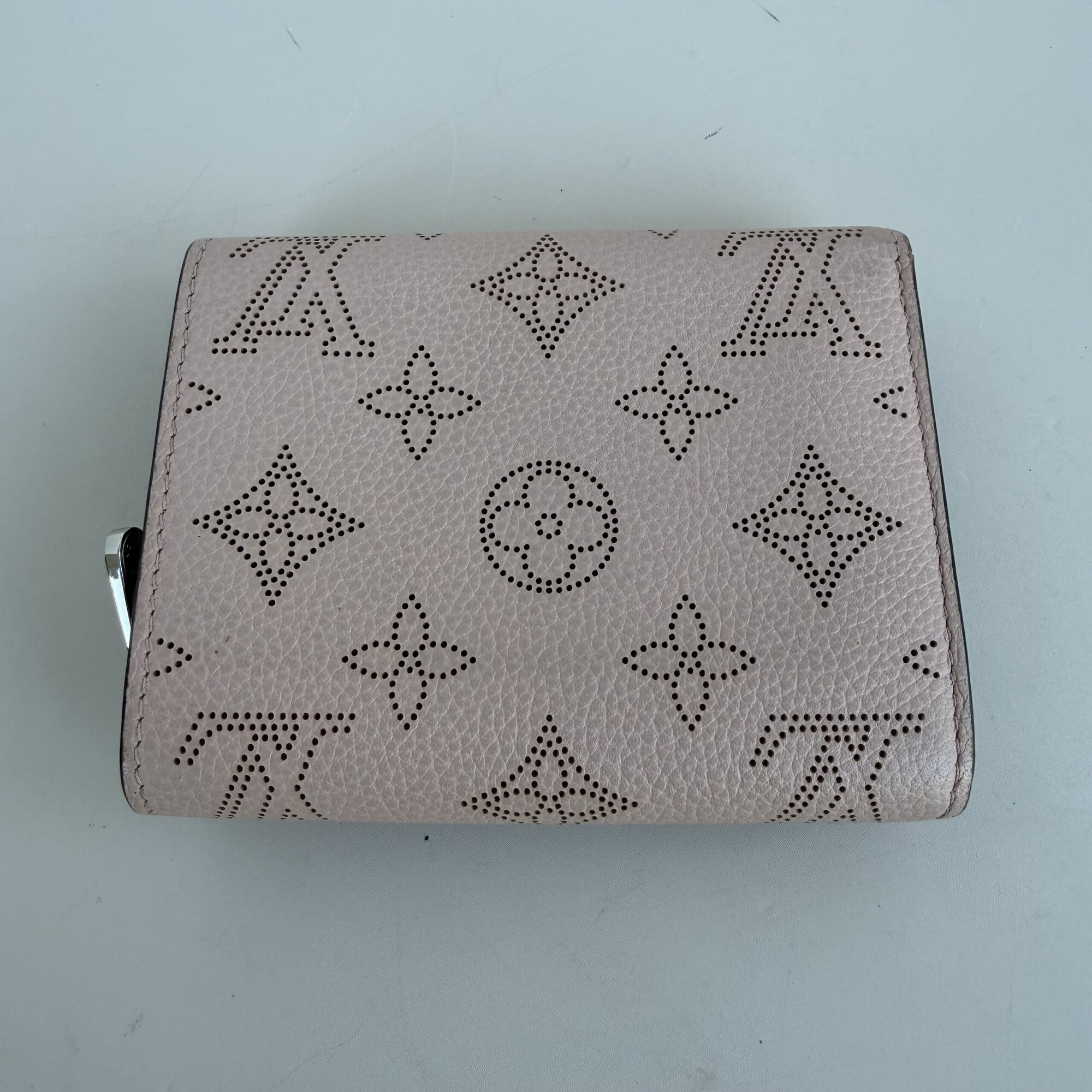 Louis Vuitton Monogram Mahina Perforated Leather Iris XS Compact Wallet – Magnolia Pink - Image 2