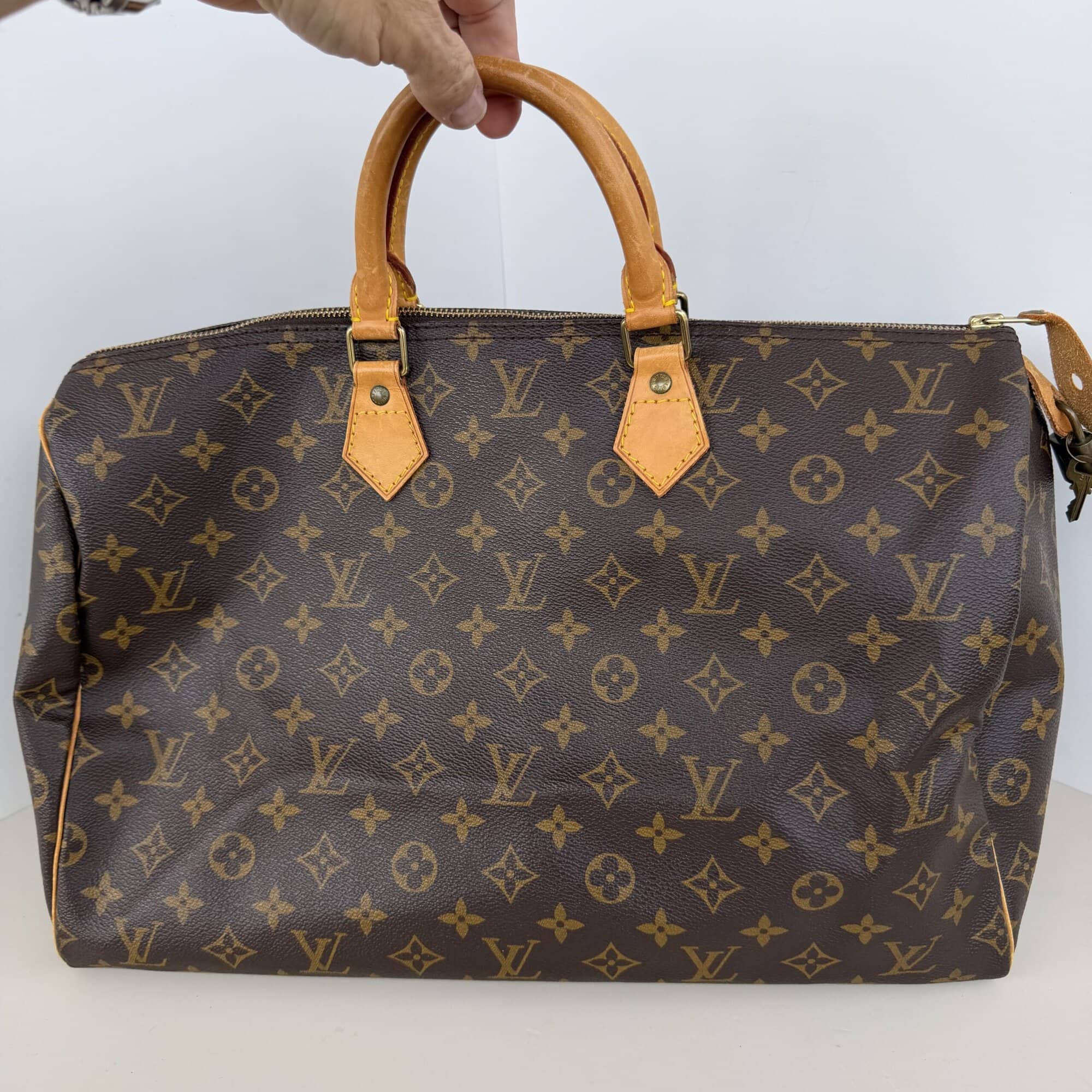 Pre-Owned Authentic Louis Louis Vuitton Monogram Speedy 40Vuitton Monogram Speedy 40