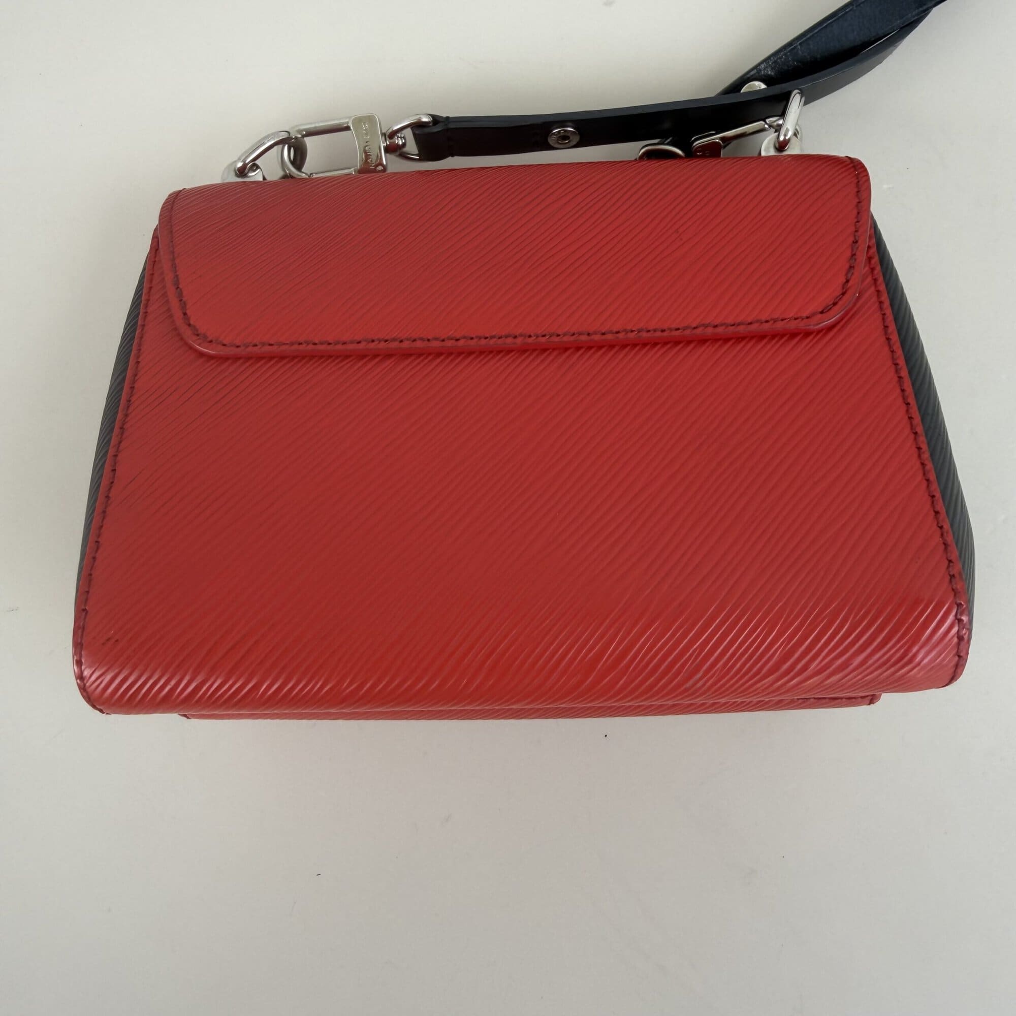 Louis Vuitton Twist MM in vibrant Coquelicot Red Epi leather image 4