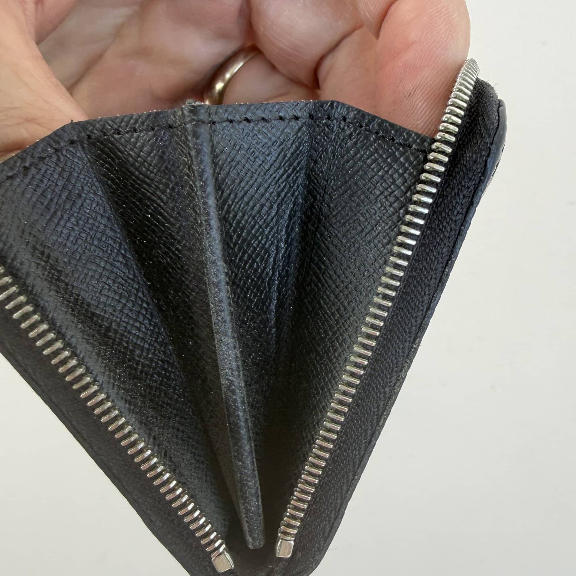 Louis Vuitton Epi Leather Zippy Coin Purse - Image 4