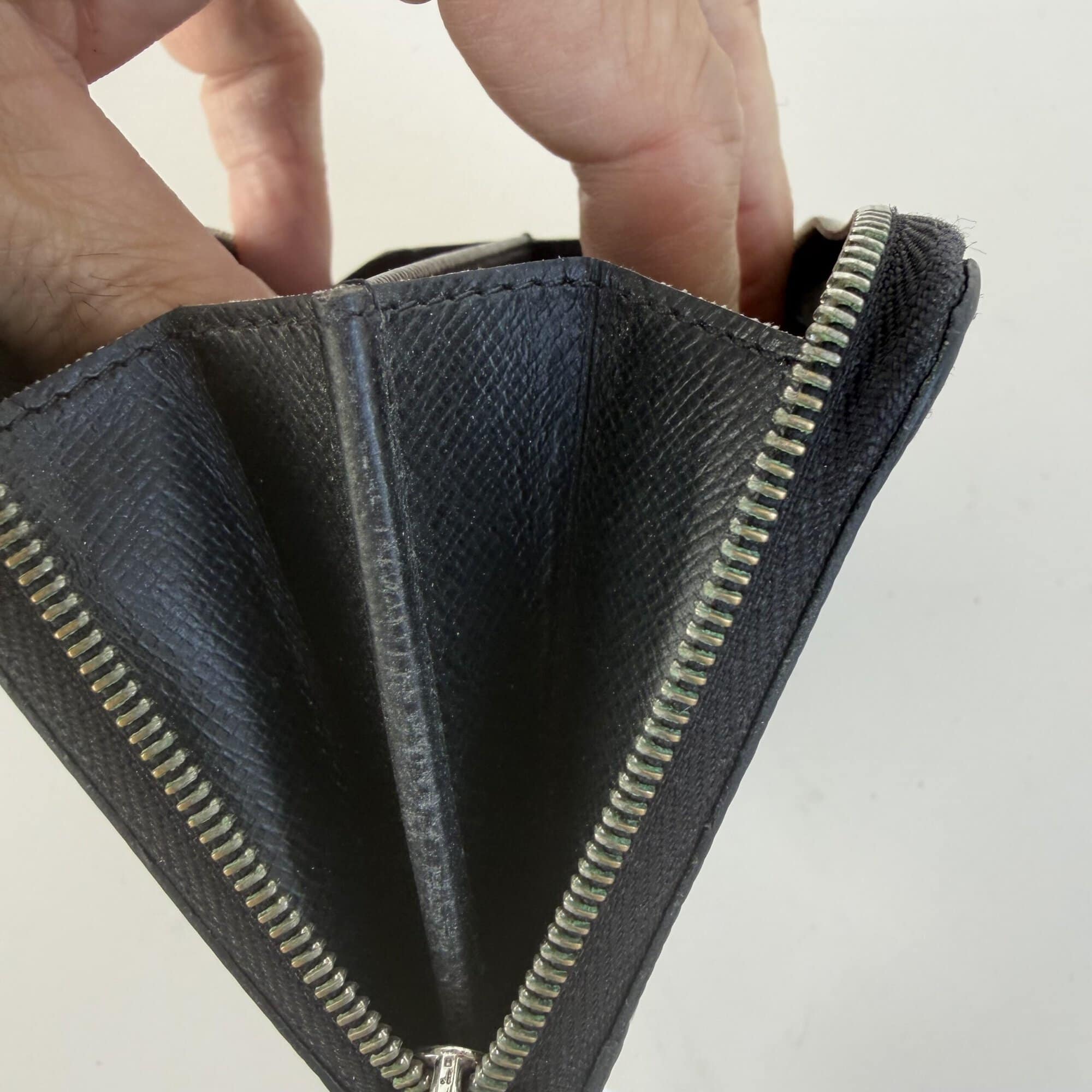 Louis Vuitton Epi Leather Zippy Coin Purse - Image 5