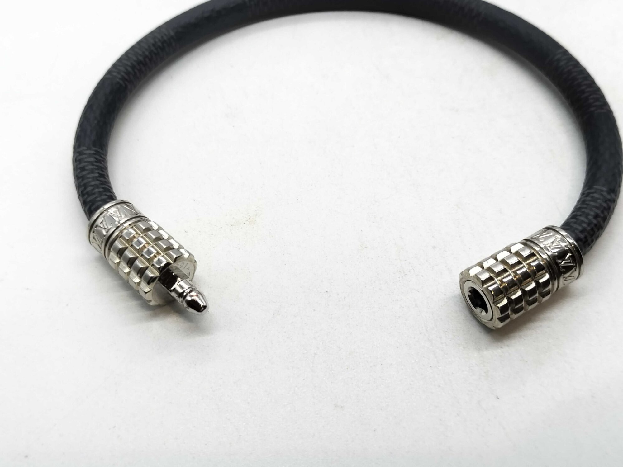Louis Vuitton Damier Graphite Digit Bracelet Silver-Tone Magnetic Clasp Size M/L image 6