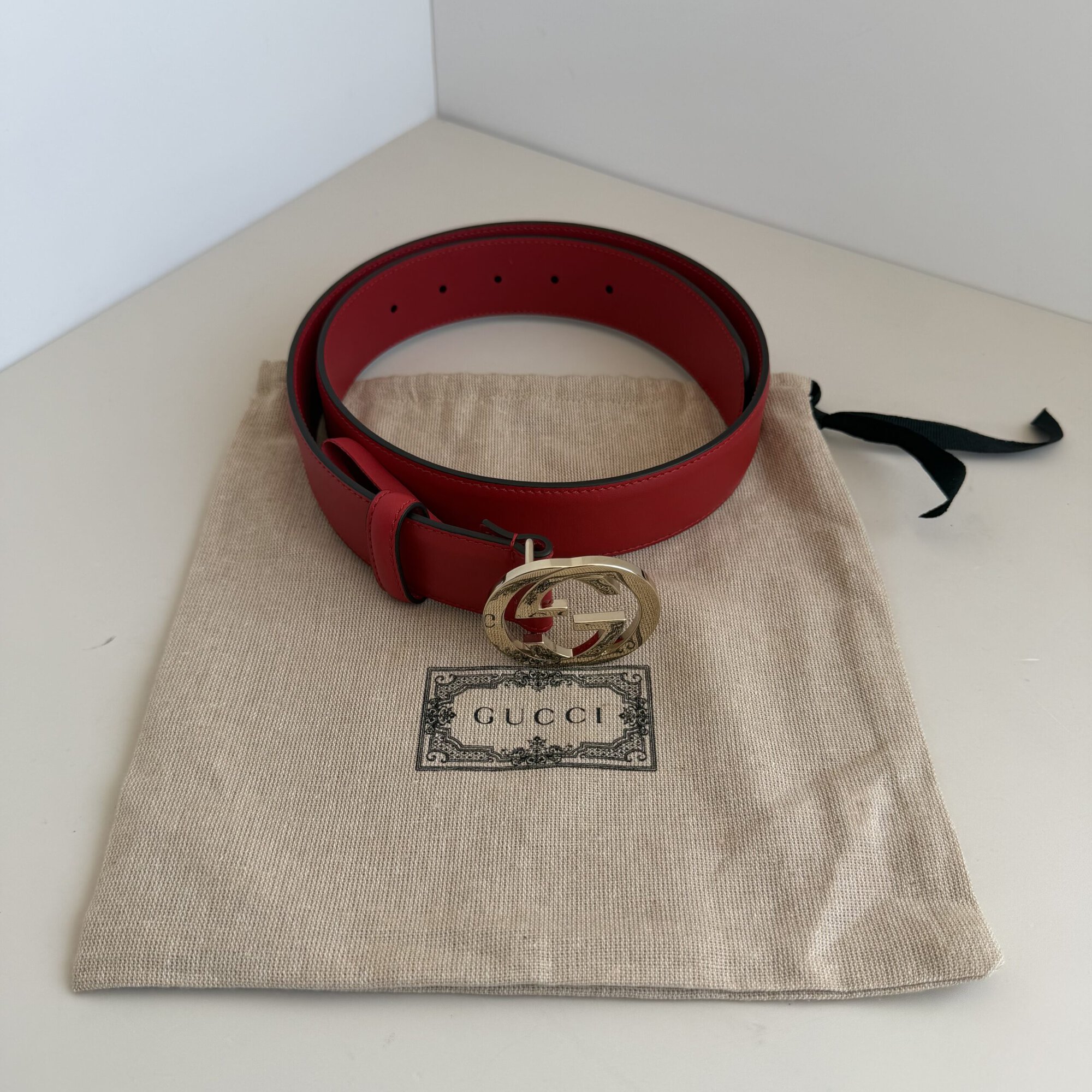 Gucci Hibiscus Red Calfskin Leather Belt with Double G Buckle - Size 80/32 NWOT