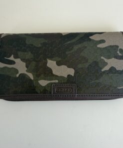 Pre-Owned Authentic Coach Accordion Zip Wallet in Signature Embossed Camo Leather