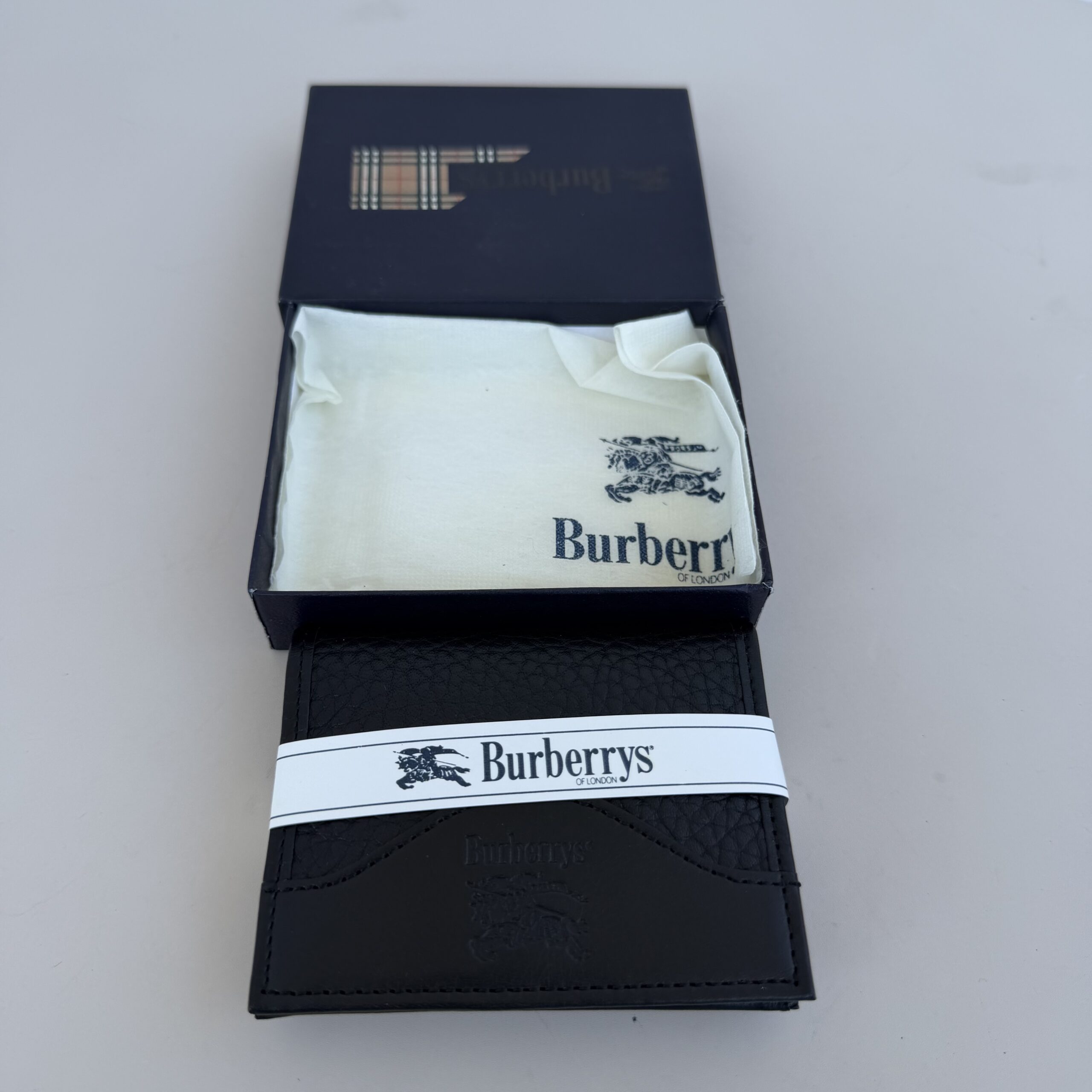 Burberrys of London Black Grained Leather Bifold Wallet/Card Holder - Image 2