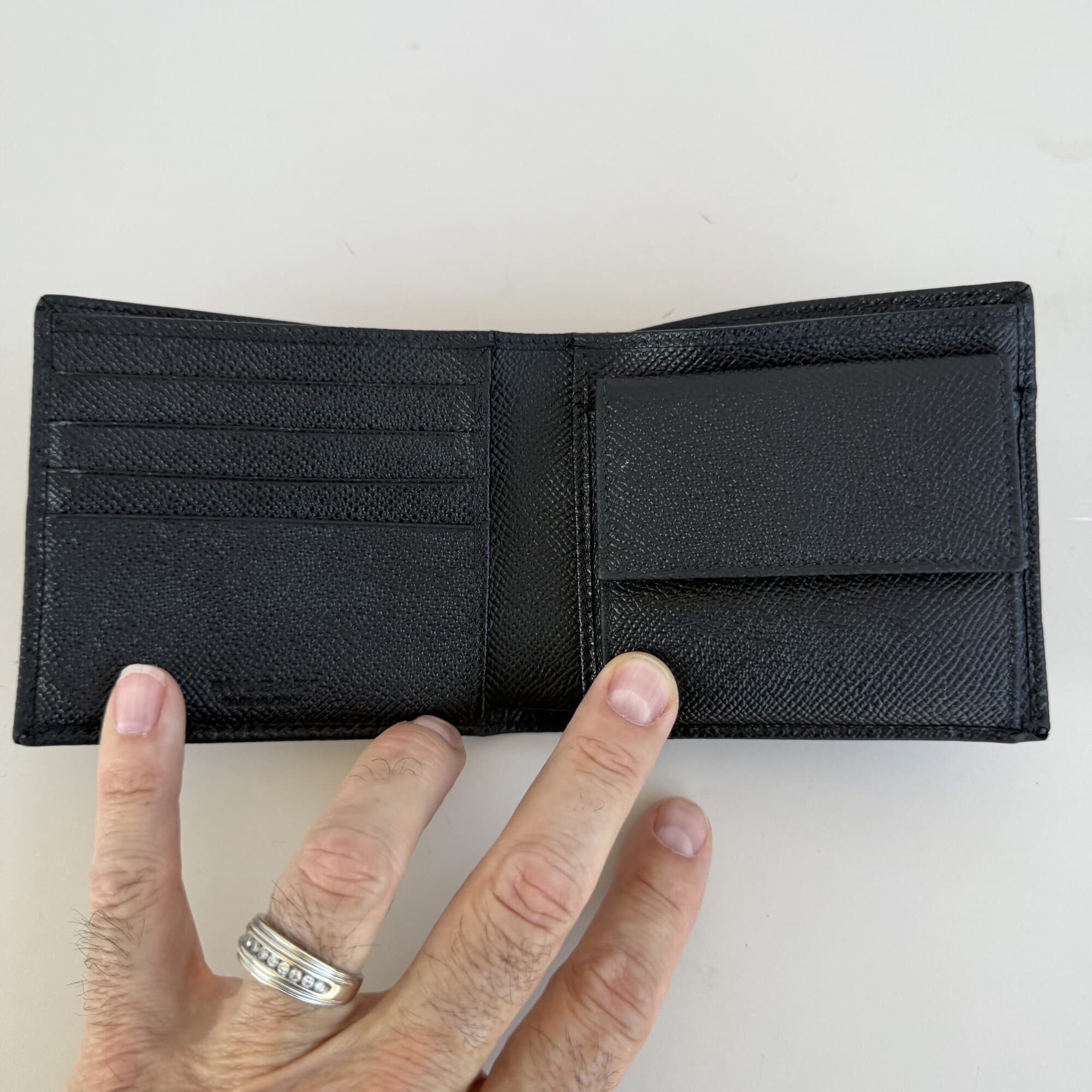 BVLGARI Bvlgari Bvlgari Man Bifold Compact Wallet - Black Grained Calf Leather - Image 3