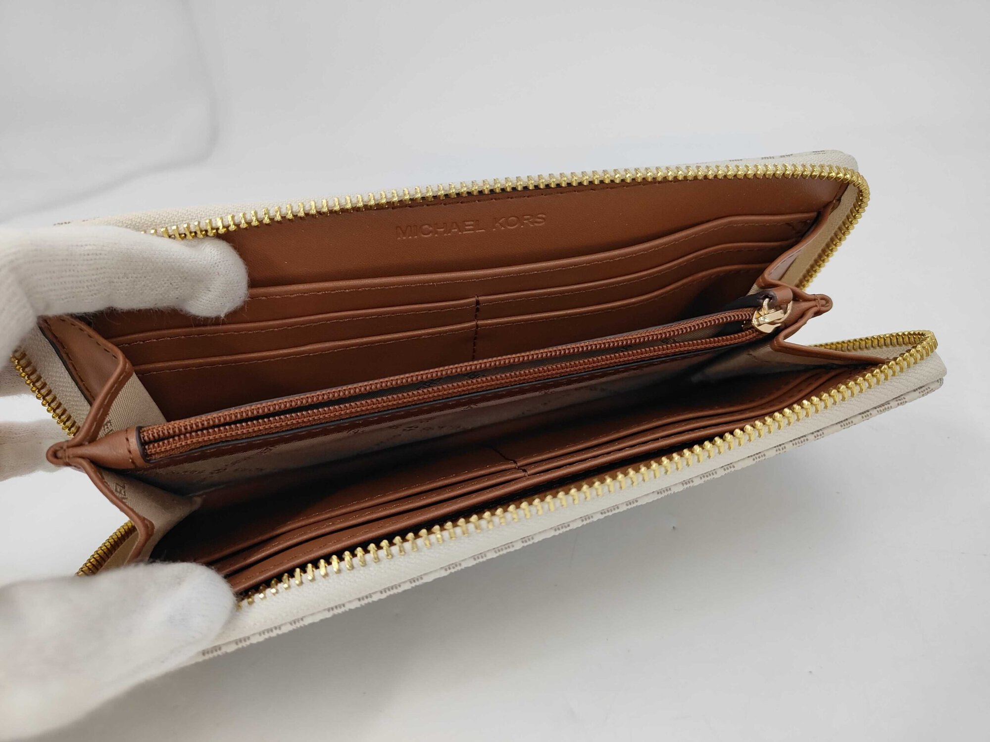 Michael Kors Jet Set Travel Large Logo Wallet image 5