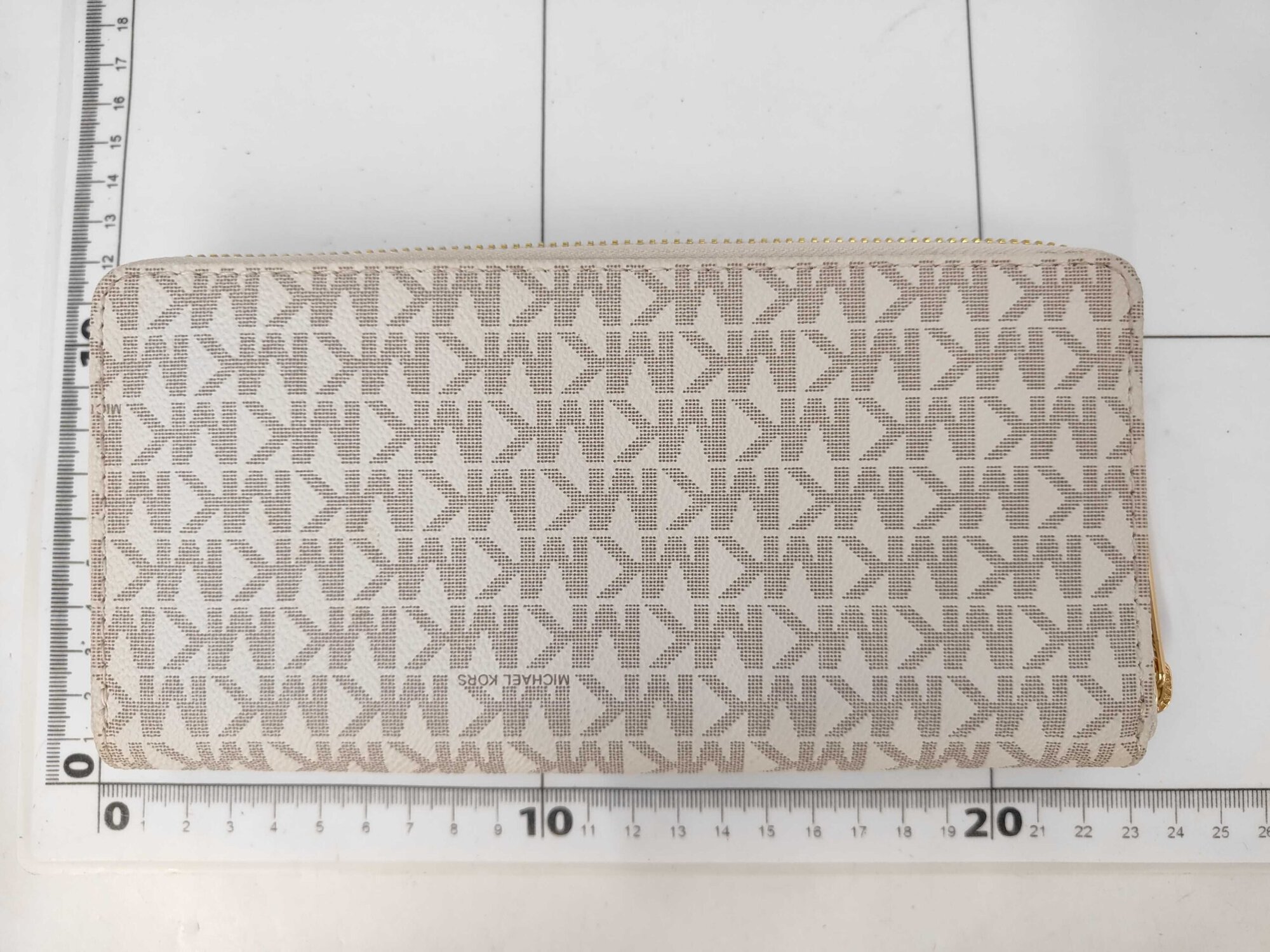 Michael Kors Jet Set Travel Large Logo Wallet image 2