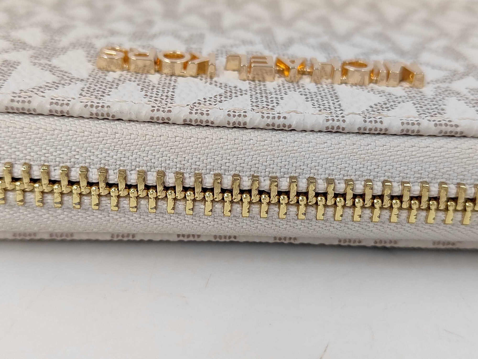 Michael Kors Jet Set Travel Large Logo Wallet image 4