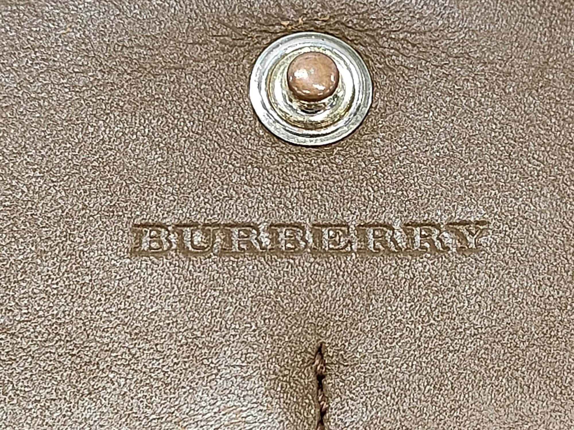 Burberry House Check Grained Leather Porter Continental Wallet - Image 4