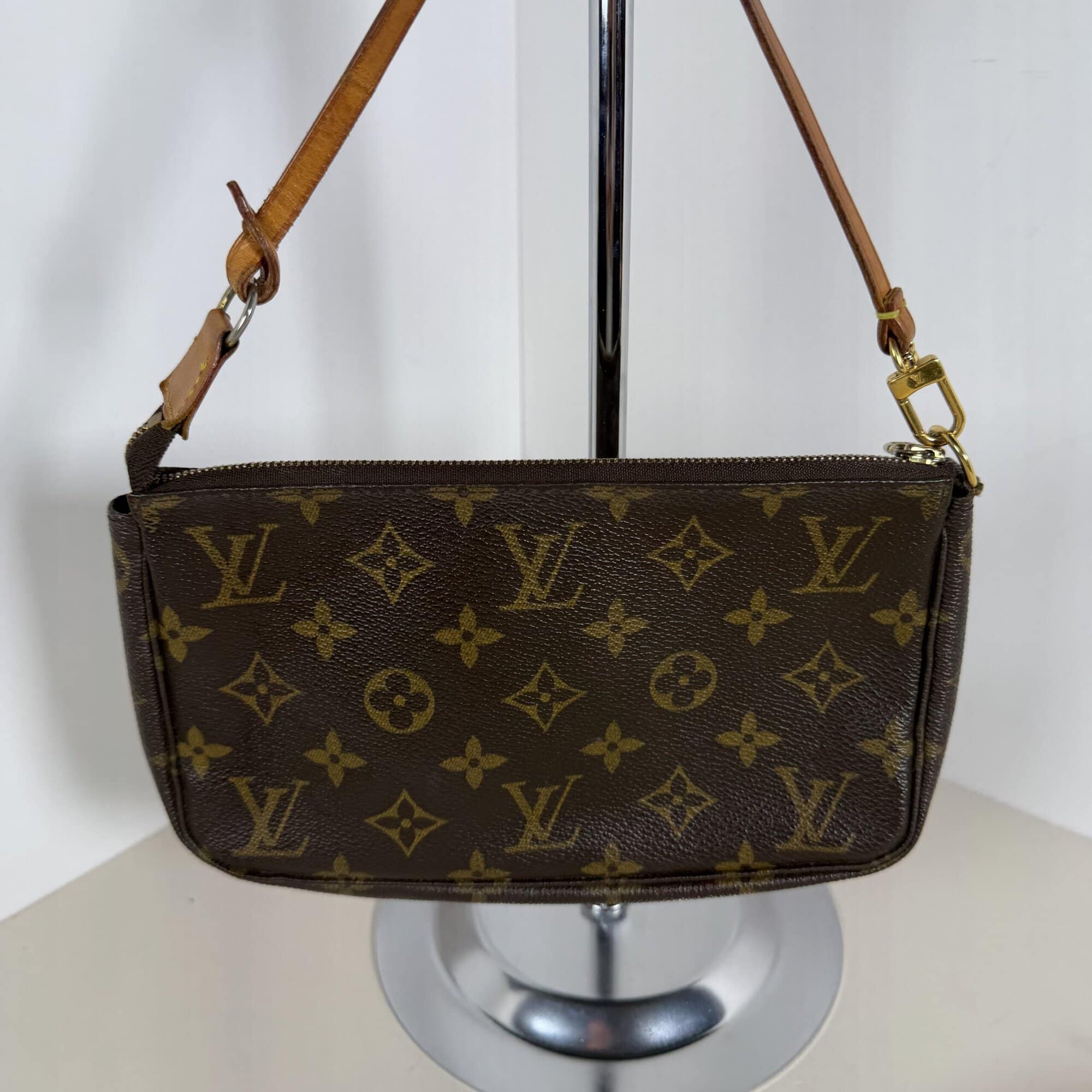 Louis Vuitton Monogram Pochette Accessoires Shoulder Bag image 2