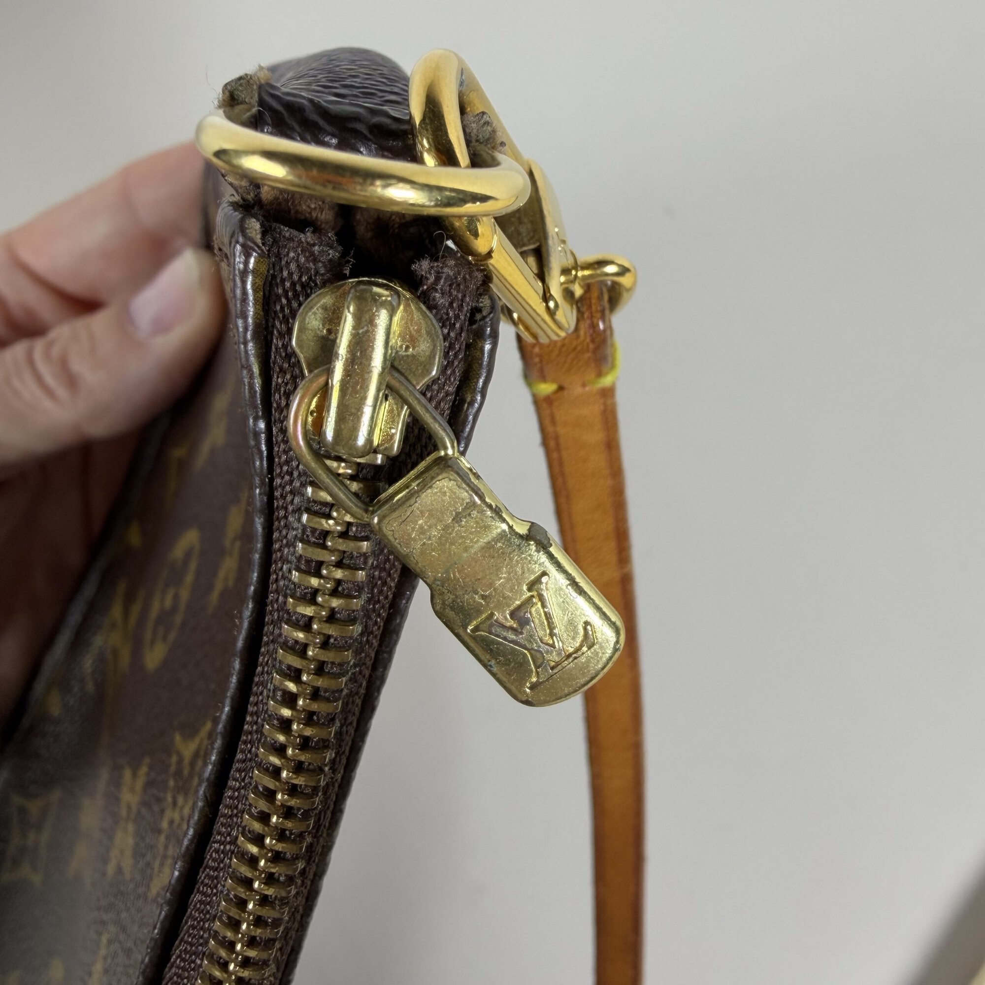 Louis Vuitton Monogram Pochette Accessoires Shoulder Bag image 7