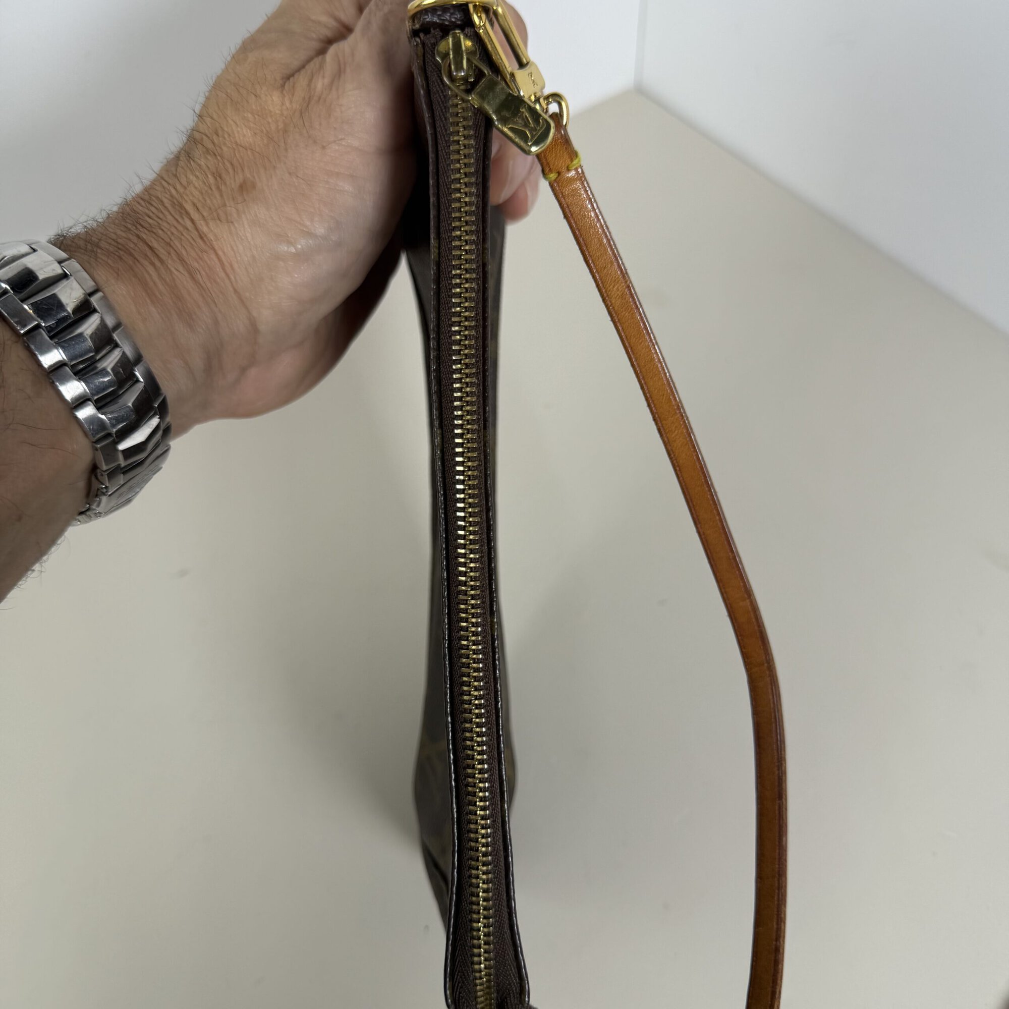 Louis Vuitton Monogram Pochette Accessoires Shoulder Bag image 8