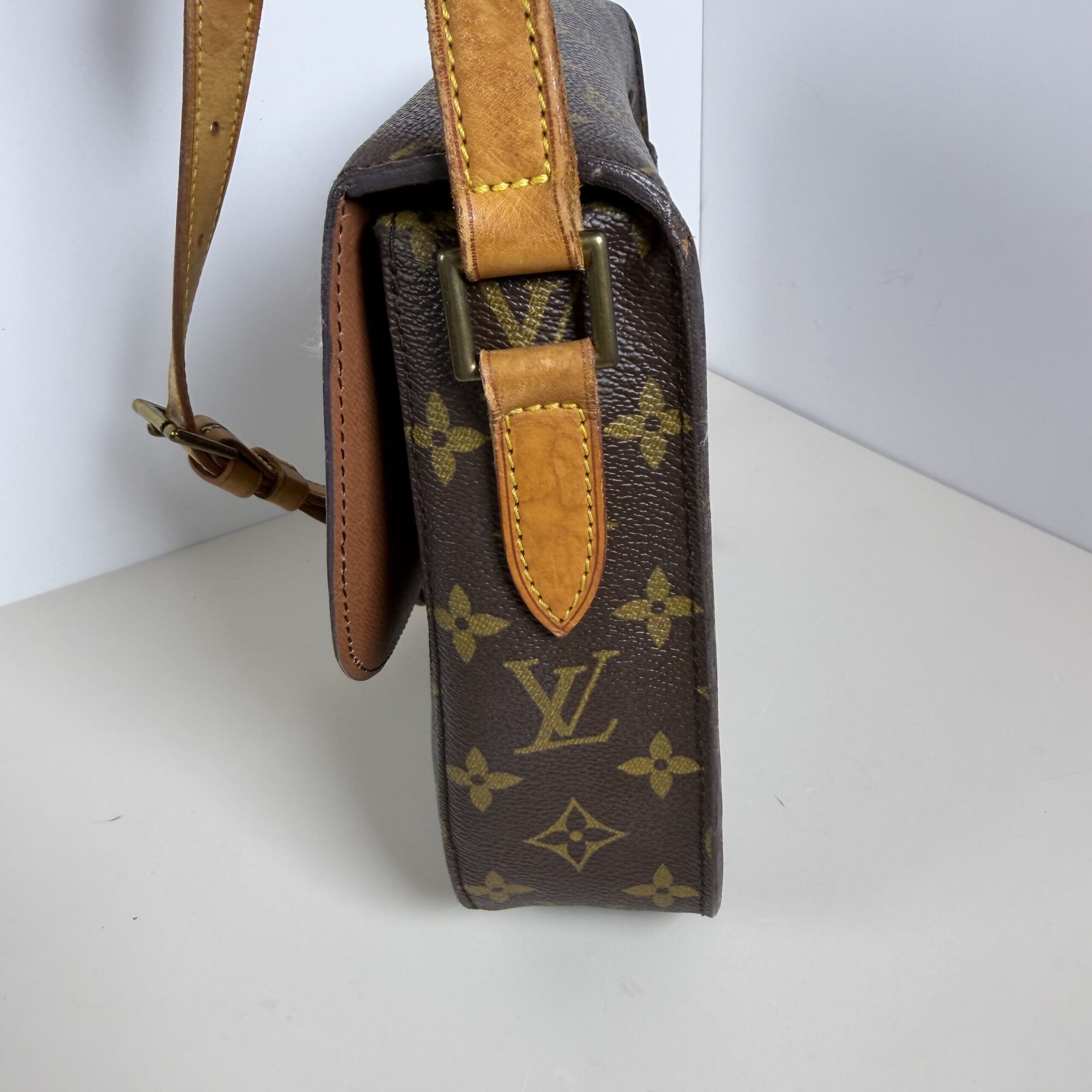 Louis Vuitton Monogram Canvas Saint Cloud GM Shoulder Bag - Image 3