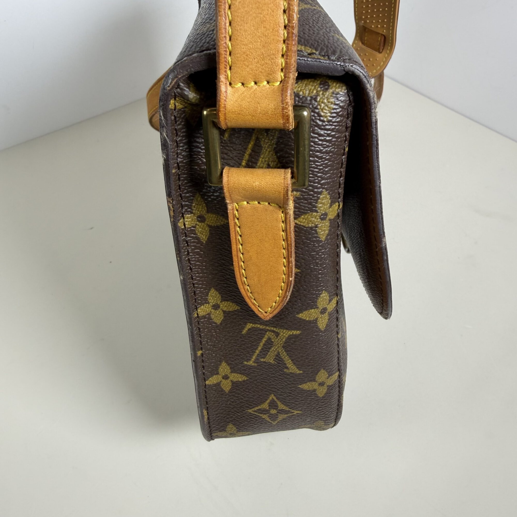 Louis Vuitton Monogram Canvas Saint Cloud GM Shoulder Bag - Image 6
