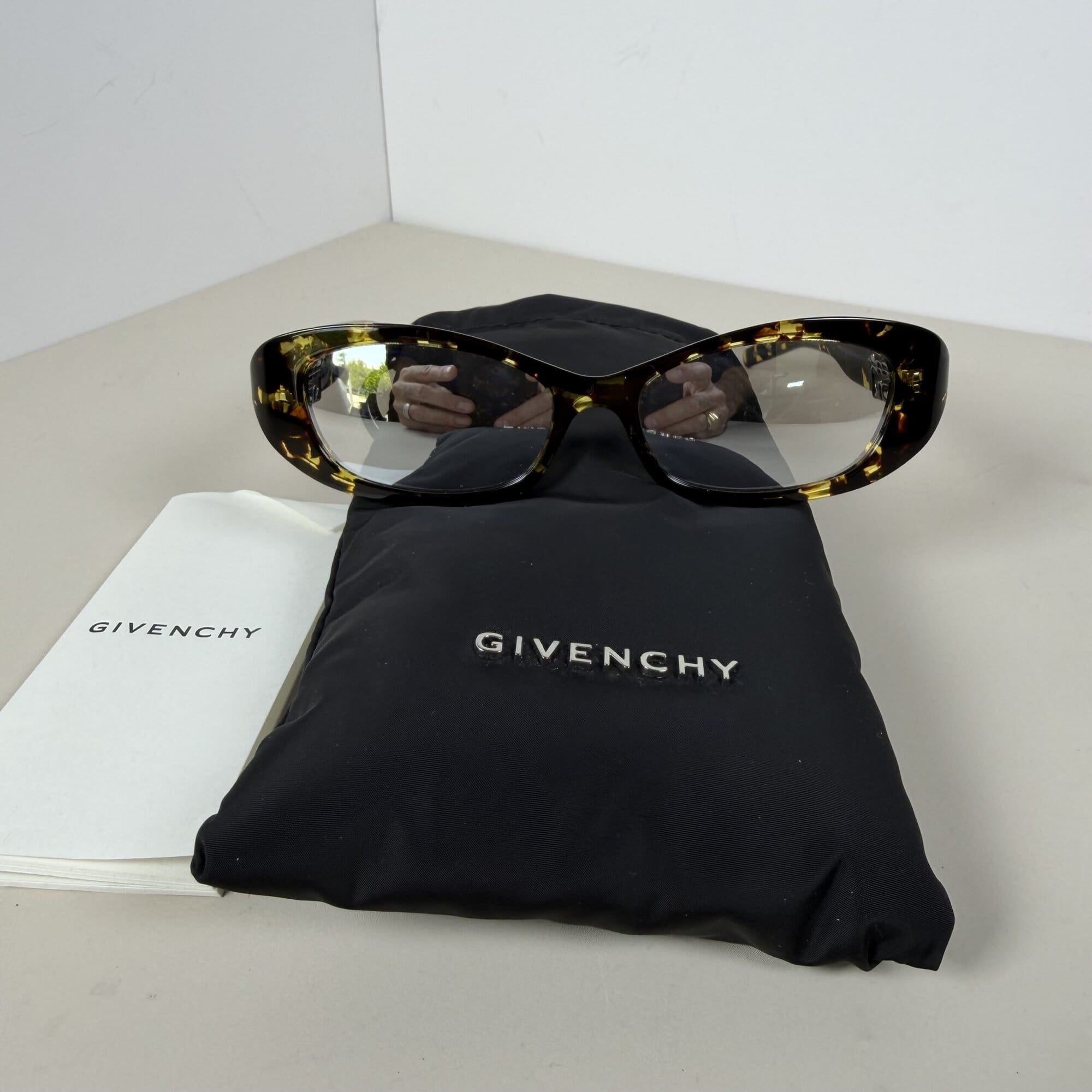 Givenchy 4G Liquid Cat-Eye Sunglasses (GV40094I)