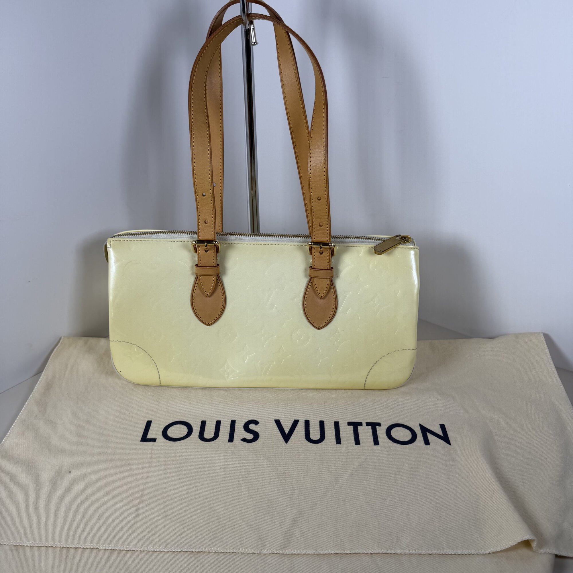 Louis Vuitton Monogram Vernis Rosewood Avenue Shoulder Bag image 2