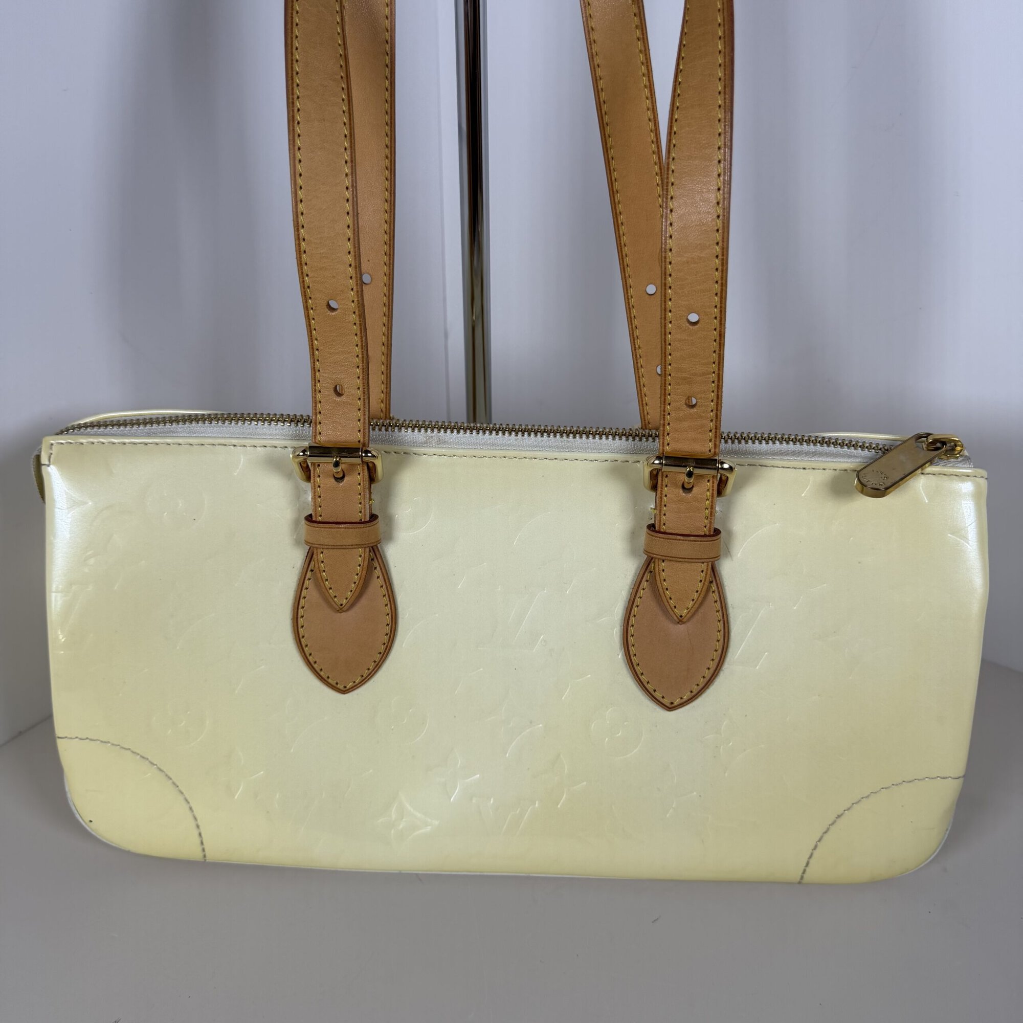 Louis Vuitton Monogram Vernis Rosewood Avenue Shoulder Bag