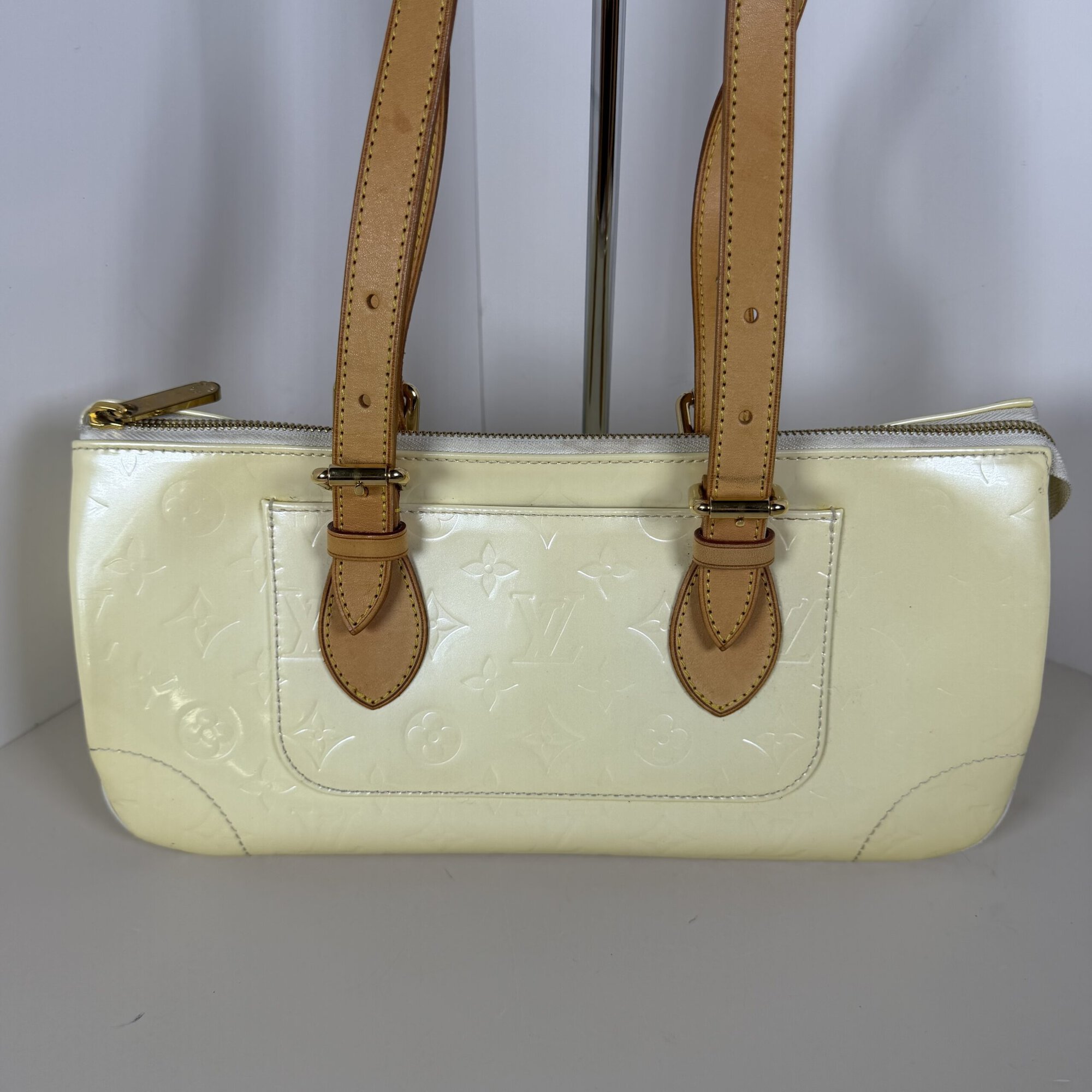 Louis Vuitton Monogram Vernis Rosewood Avenue Shoulder Bag image 3