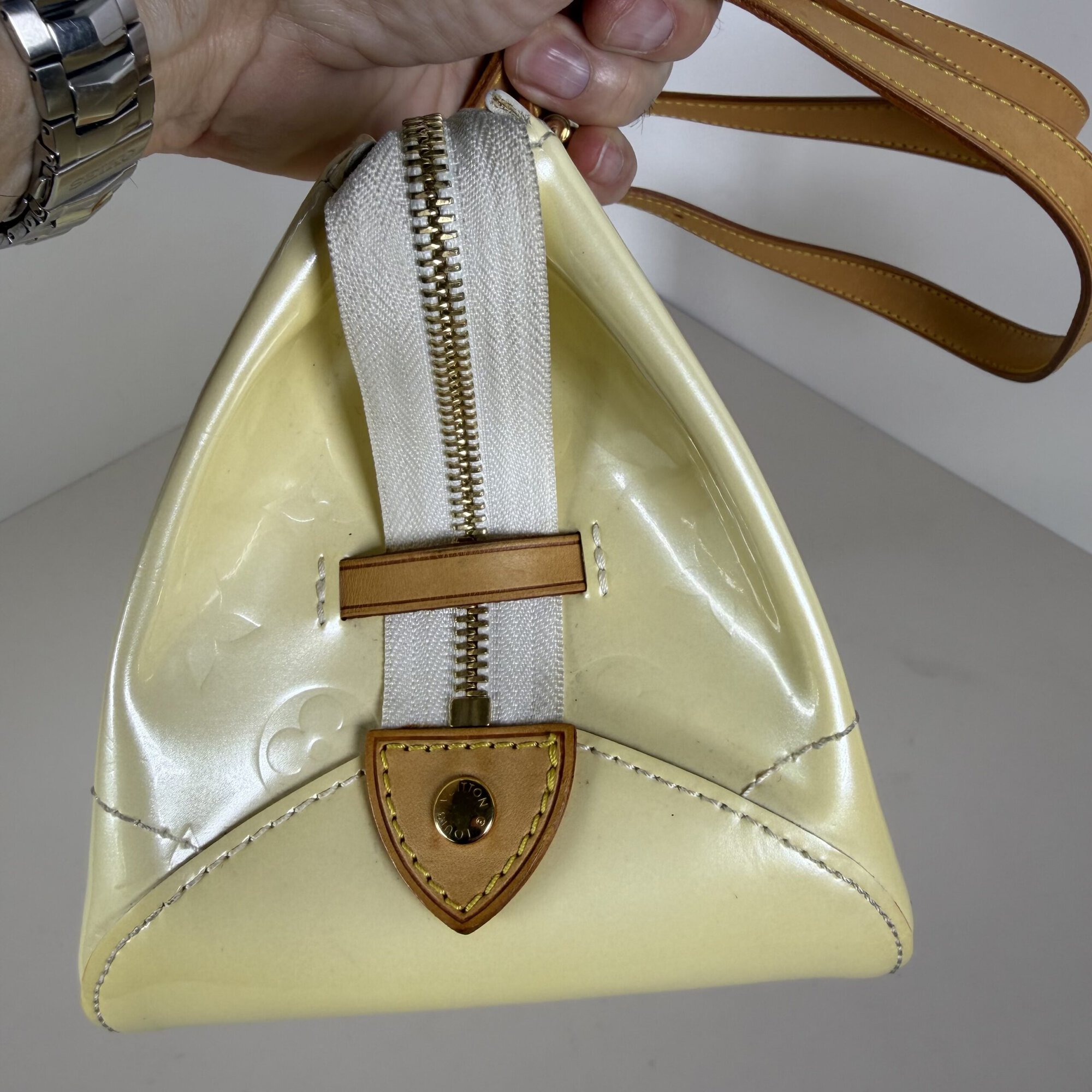 Louis Vuitton Monogram Vernis Rosewood Avenue Shoulder Bag image 7