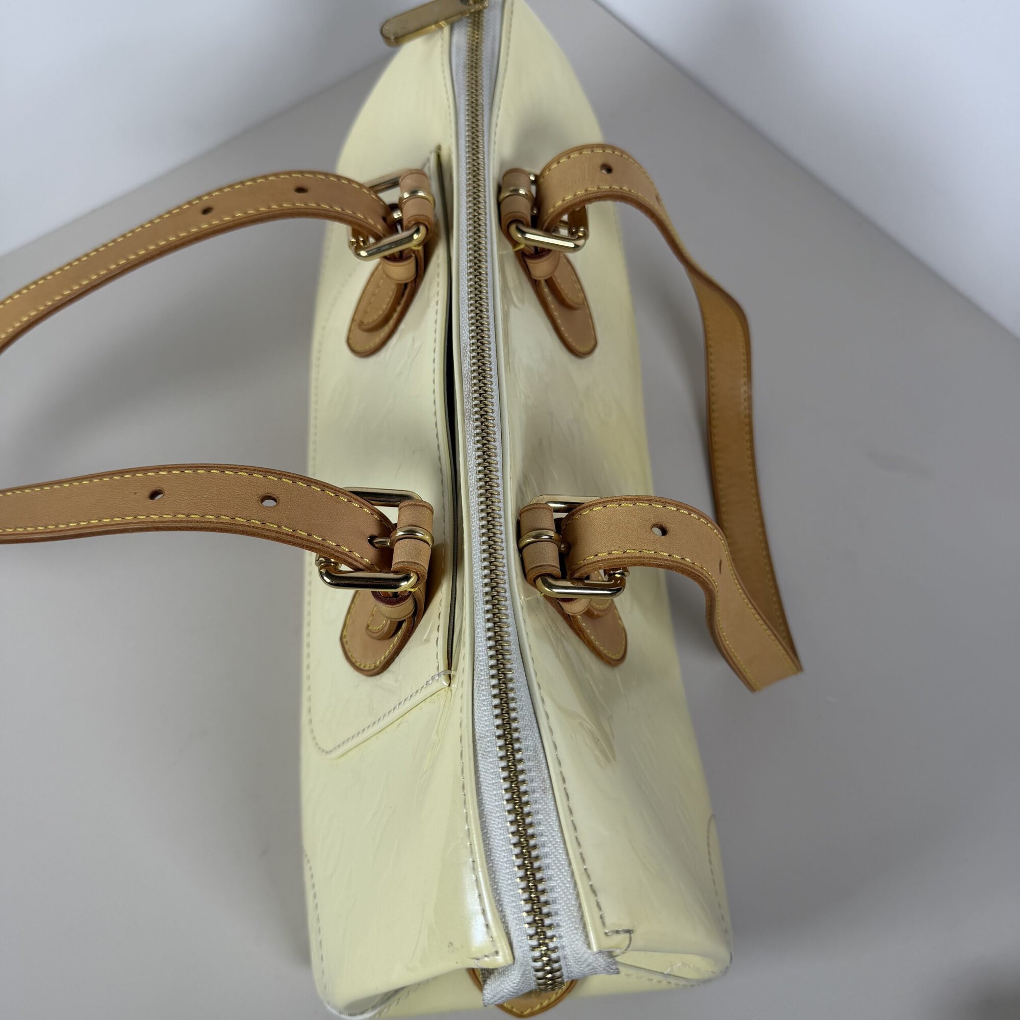 Louis Vuitton Monogram Vernis Rosewood Avenue Shoulder Bag image 8