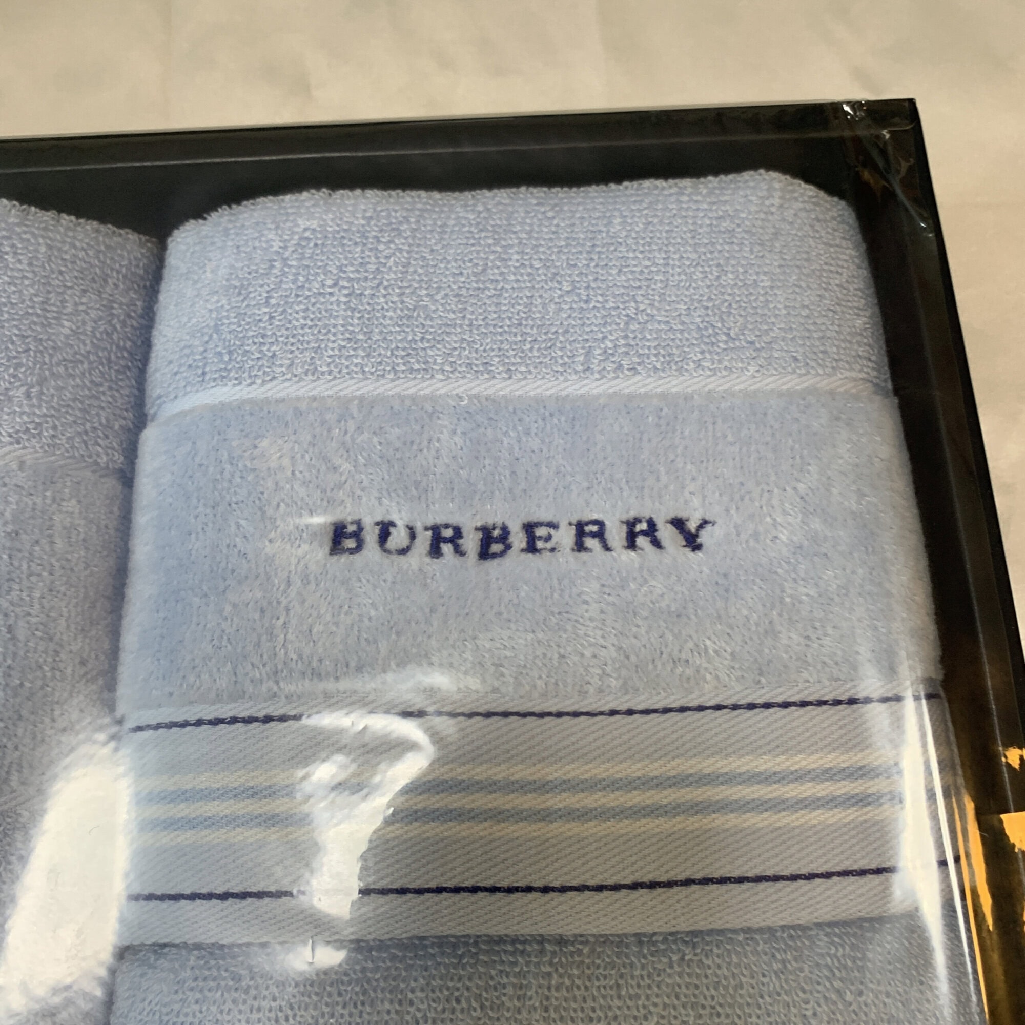 Burberry Light Blue Cotton Embroidered Towel Set - Image 4