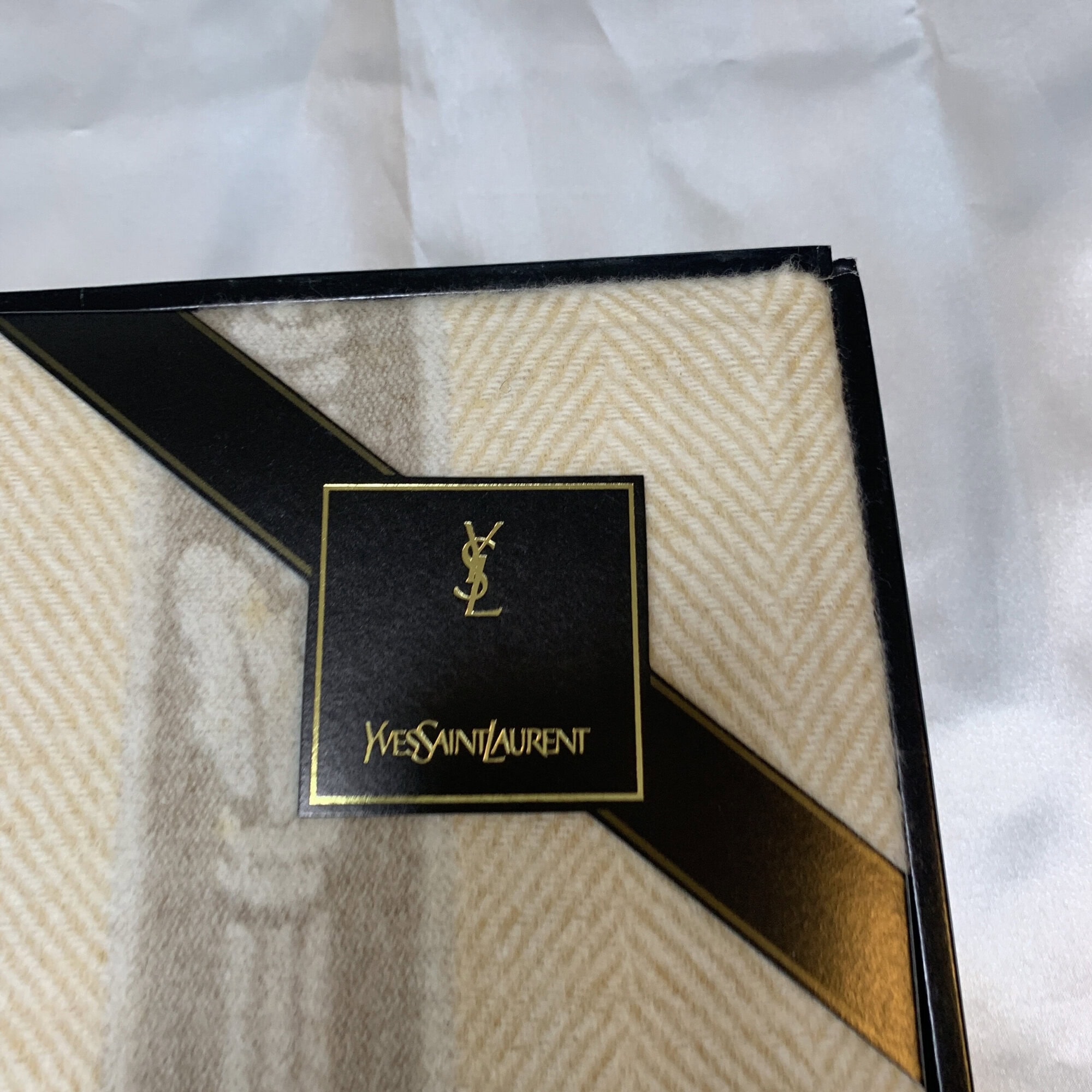 Yves Saint Laurent Beige Chevron Cotton Flat Sheet image 3