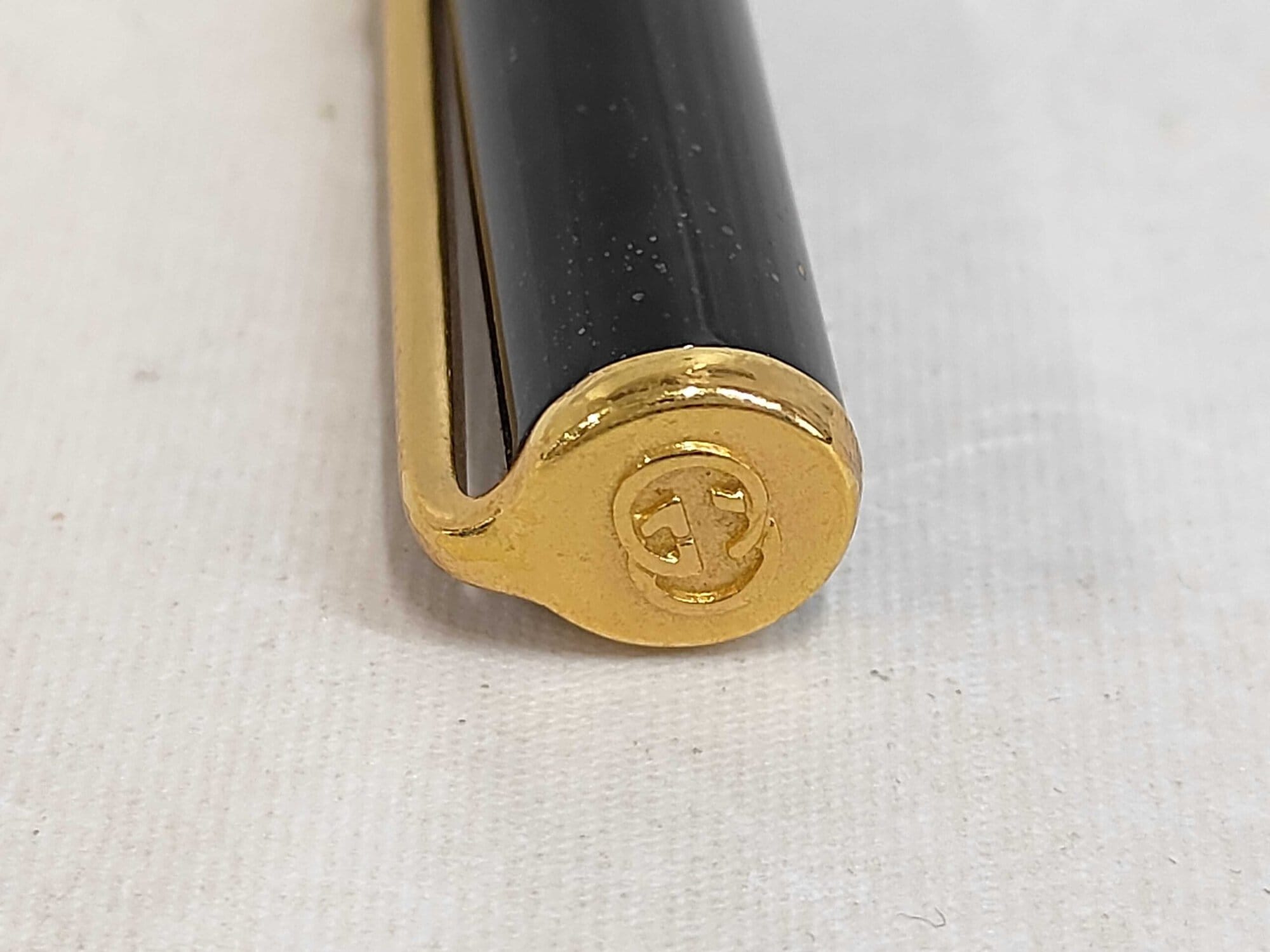 Gucci Interlocking G Slim Fountain Pen Black Gold-Tone, additional view 2