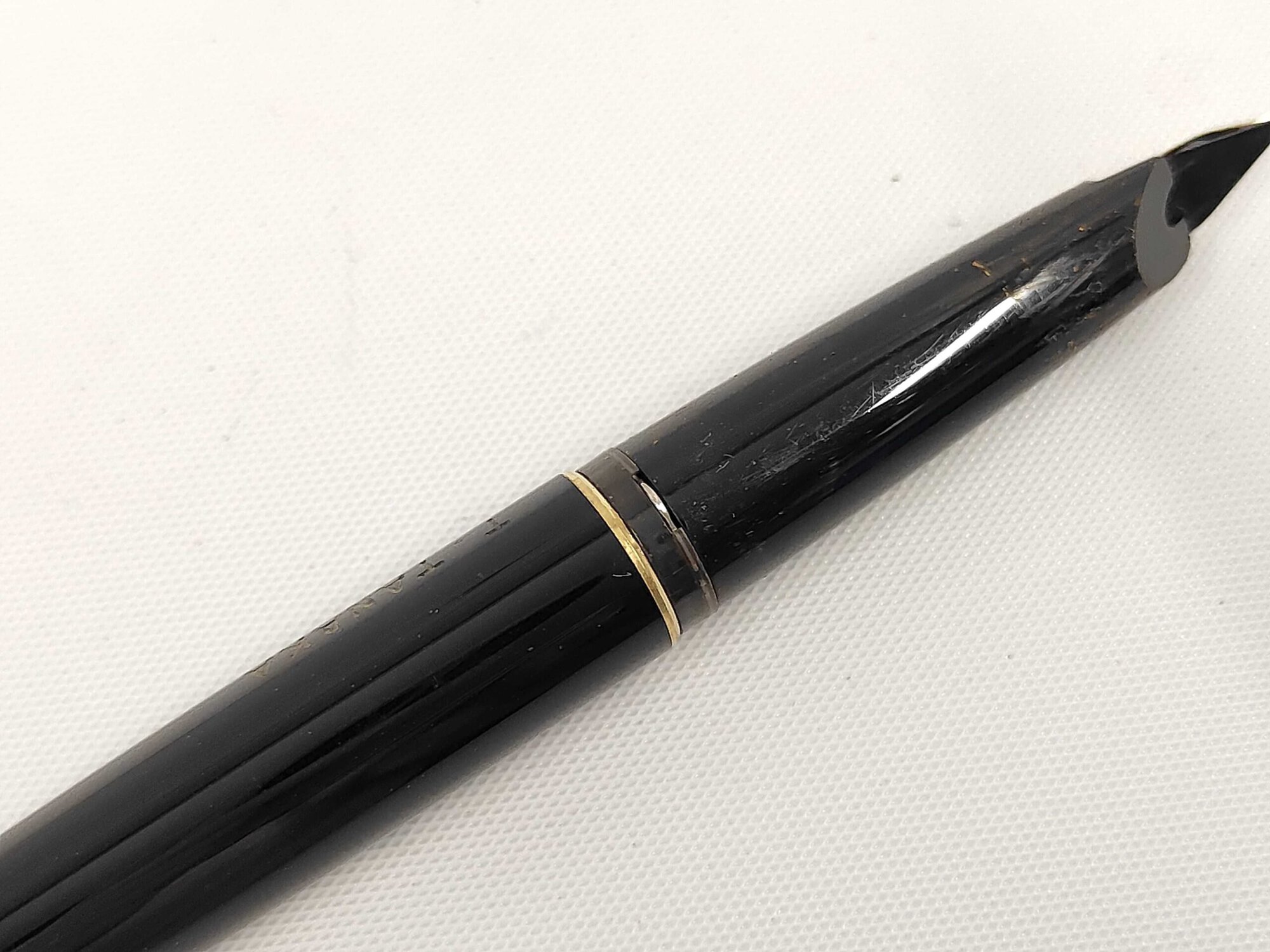Montblanc 221 Fountain Pen Black Resin 14K Gold Nib, additional view 6
