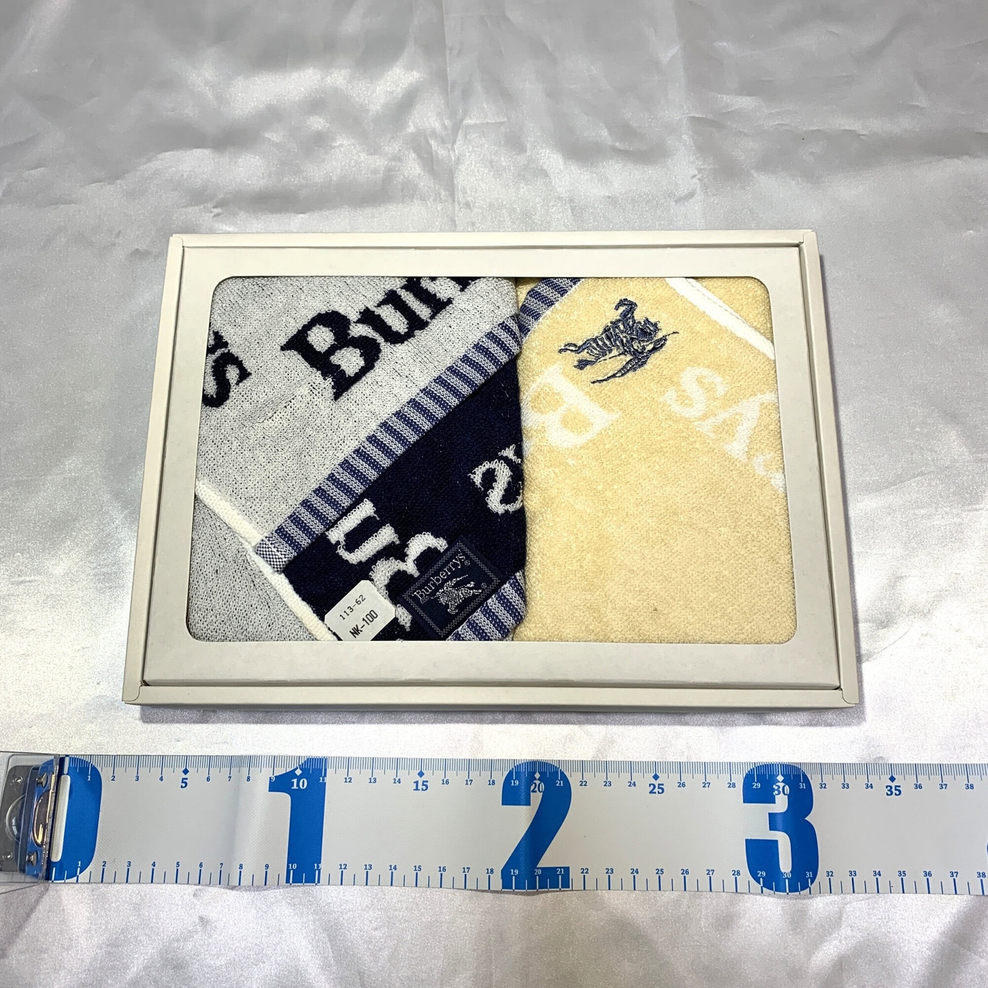 Burberrys 2-Piece Logo & Equestrian Knight Mini Towel Set in Box, additional view 2
