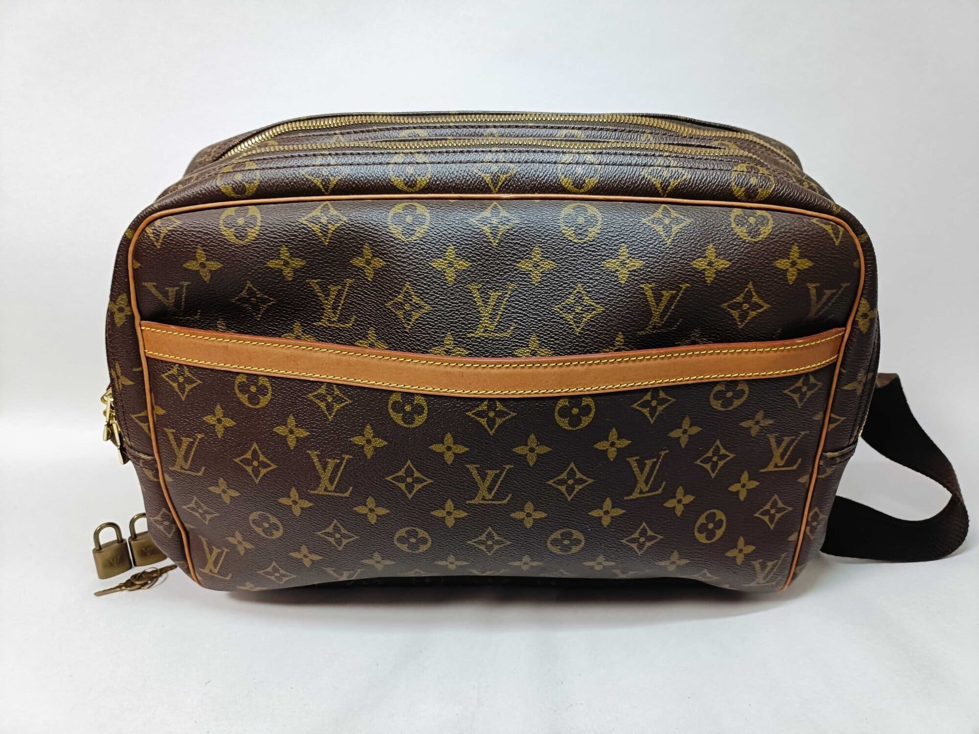 Louis Vuitton Monogram Canvas Reporter GM Messenger Bag
