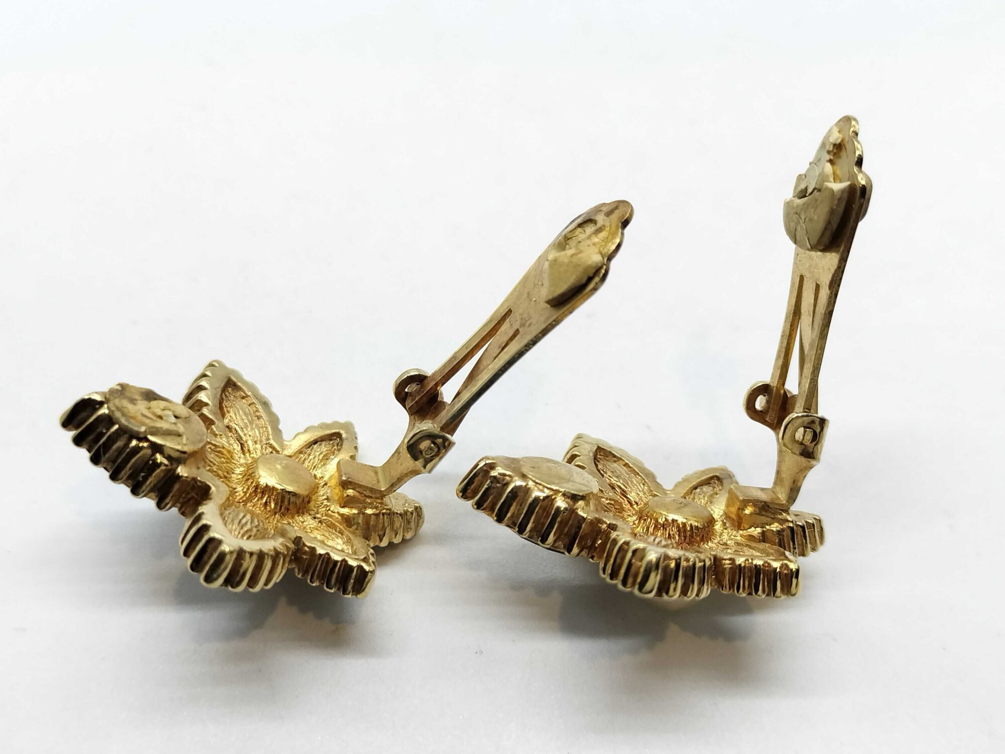 Vintage Christian Dior Gold Plated Pearl Onyx Crystal Flower Clip-On Earrings - Image 8