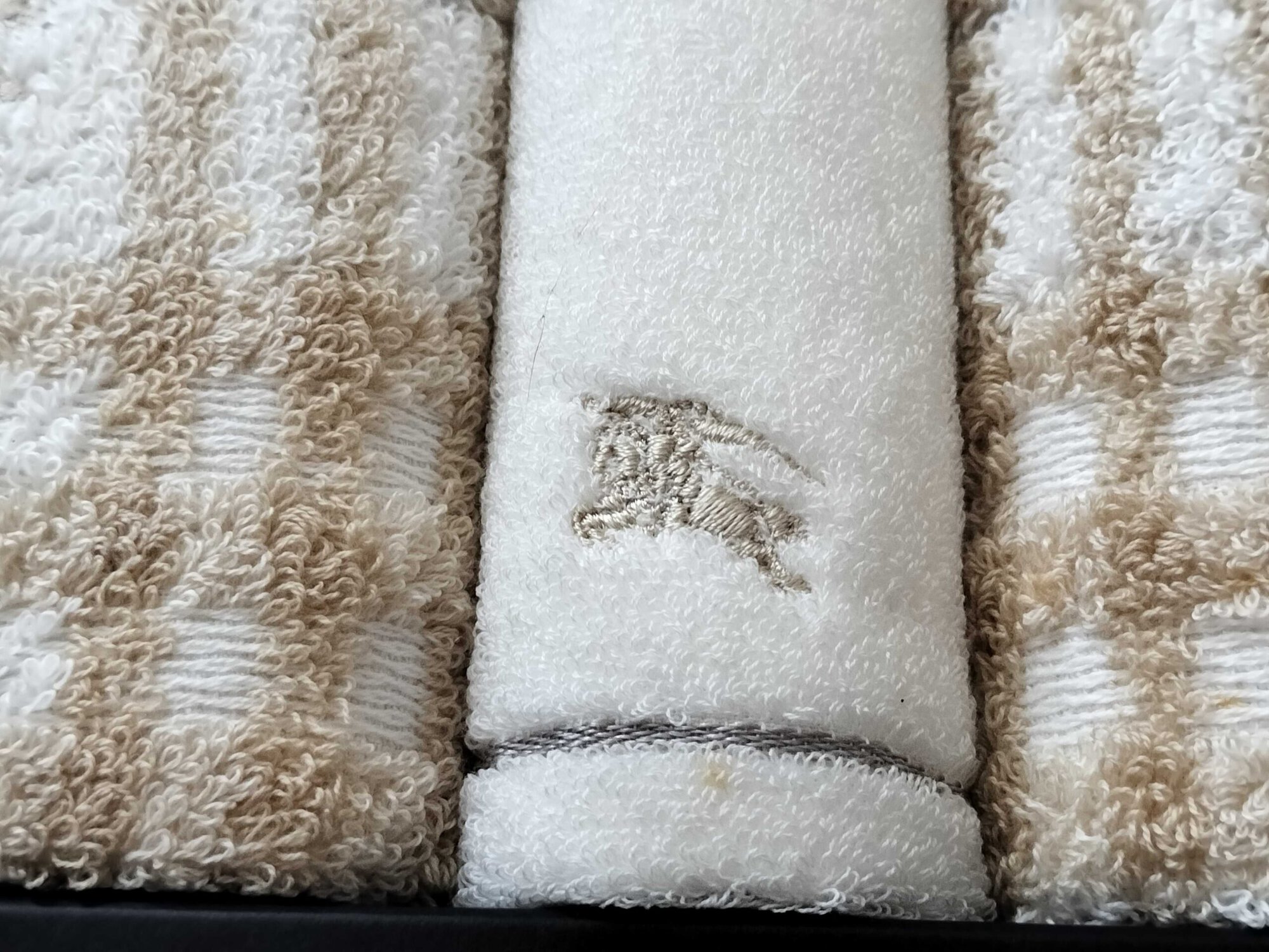 Vintage Burberry London Nova Check 3-Piece Face & Wash Towel Set - Image 5