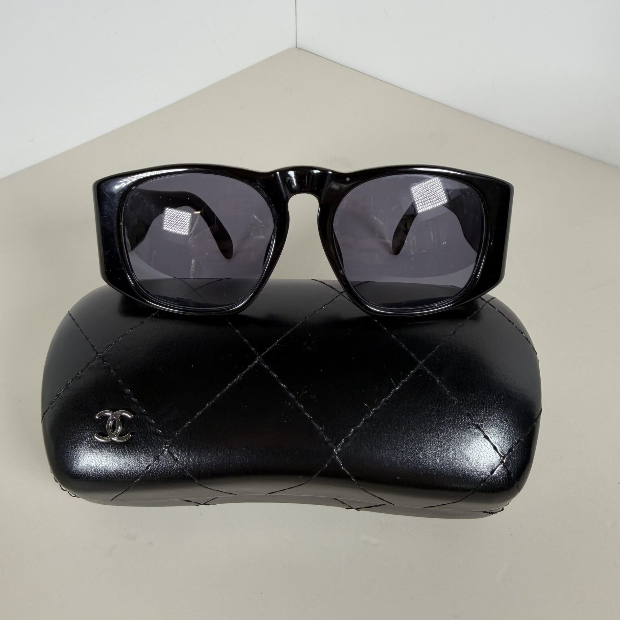 Vintage Chanel 1993 Archive Black Matelassé Quilted CC Logo Square Sunglasses